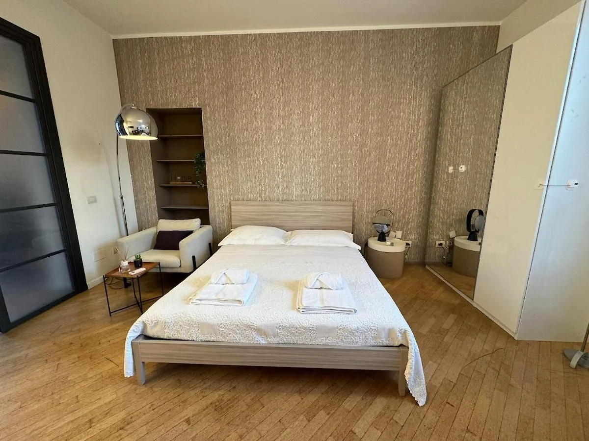 Central Penthouse 5 Minutes From Duomo Milan Italy